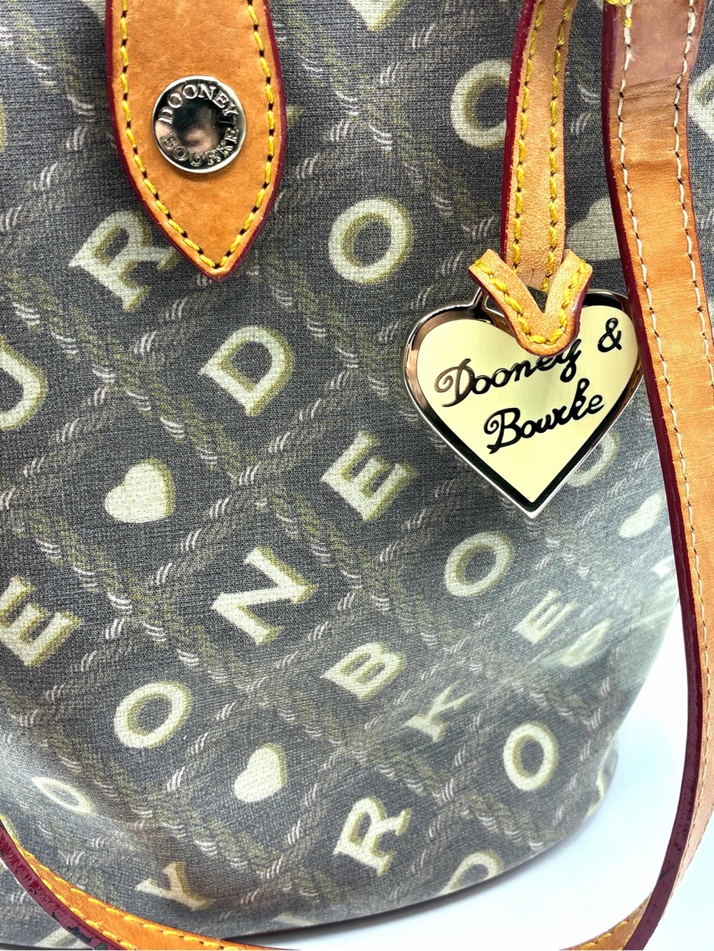 Y2K Dooney & Bourke Crossword Monogram Bucket Shoulder Bag Heart Charm - Picture 5 of 16